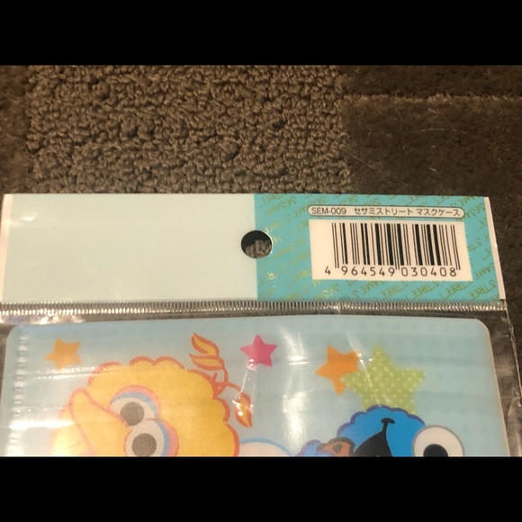 Sesame Street Mask Case / Holder Officially Licensed Japan Exclusive Plastic - Picture 7 of 8